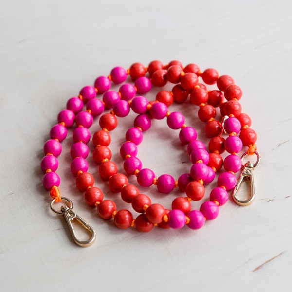 Handykette aus Holzperlen orange pink